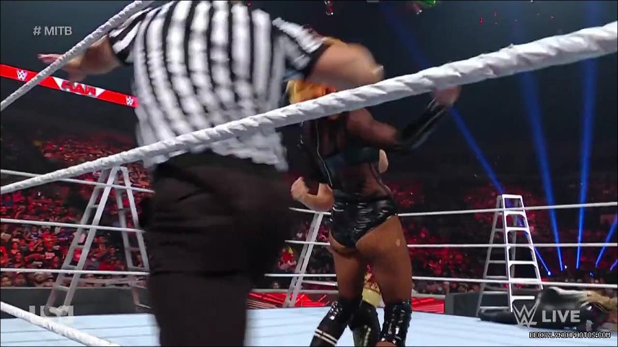 WWE_RAW_27th_June_2022_720p_WEBRip_h264_mp4_007284797.jpg