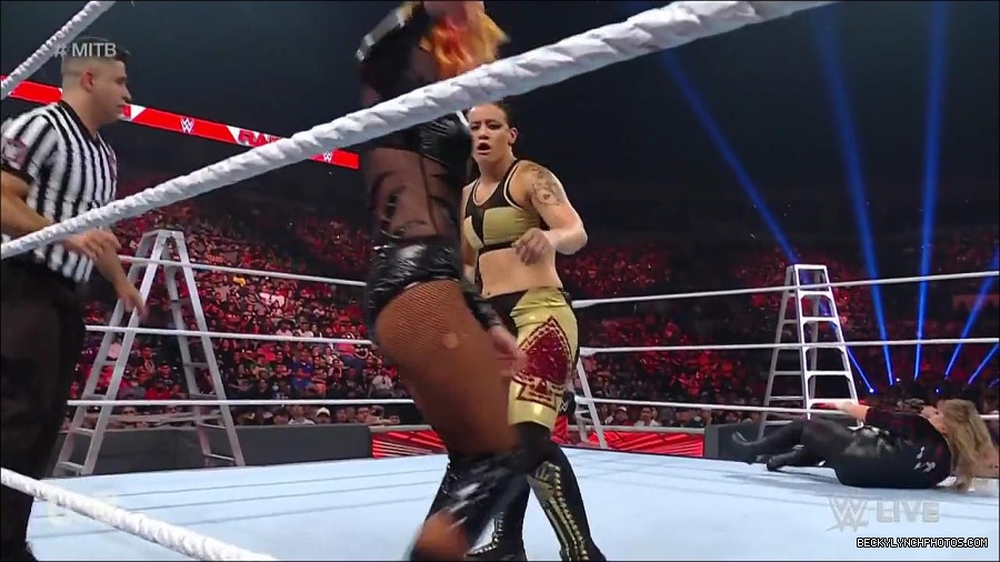 WWE_RAW_27th_June_2022_720p_WEBRip_h264_mp4_007285597.jpg