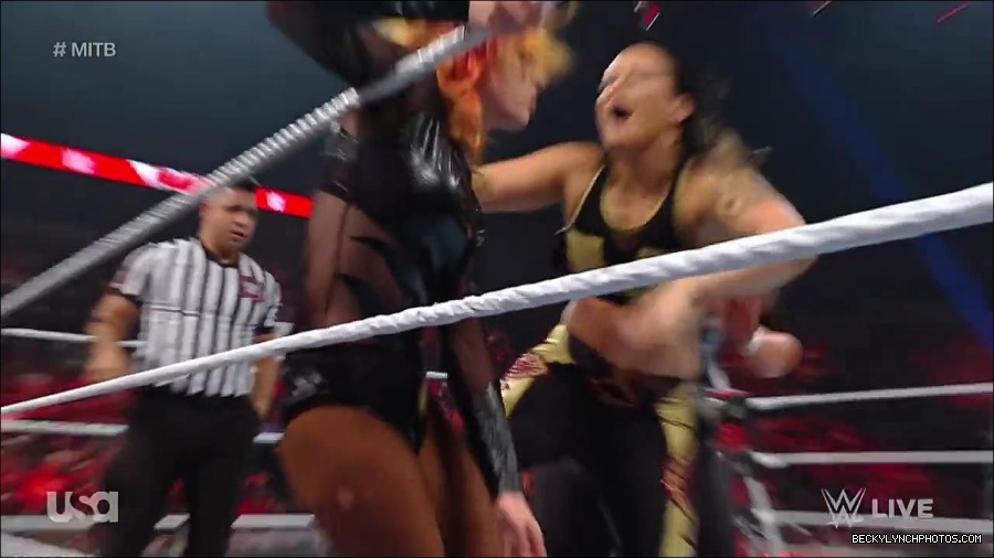 WWE_RAW_27th_June_2022_720p_WEBRip_h264_mp4_007290402.jpg