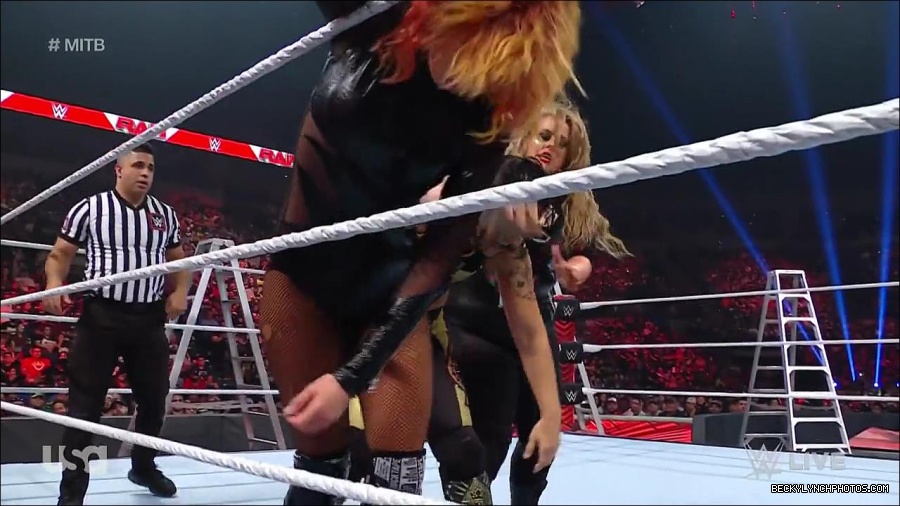 WWE_RAW_27th_June_2022_720p_WEBRip_h264_mp4_007291203.jpg