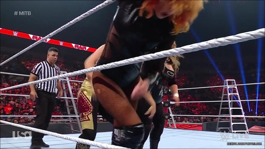 WWE_RAW_27th_June_2022_720p_WEBRip_h264_mp4_007291603.jpg