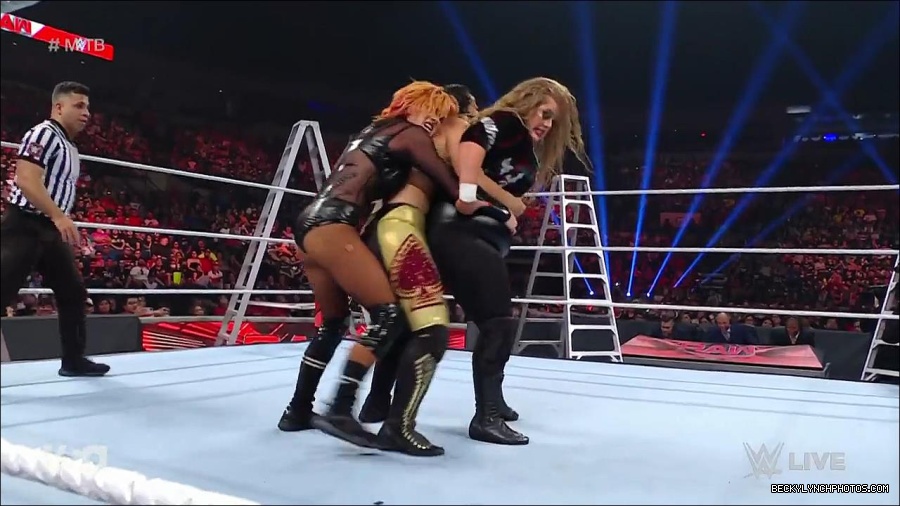 WWE_RAW_27th_June_2022_720p_WEBRip_h264_mp4_007299211.jpg