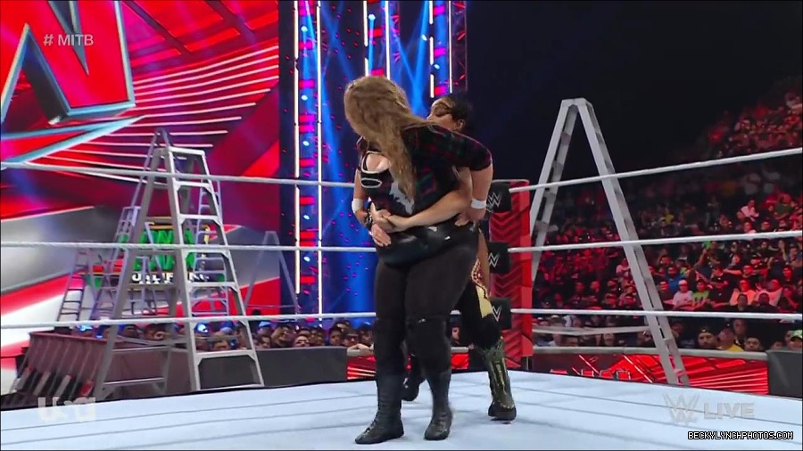 WWE_RAW_27th_June_2022_720p_WEBRip_h264_mp4_007300412.jpg
