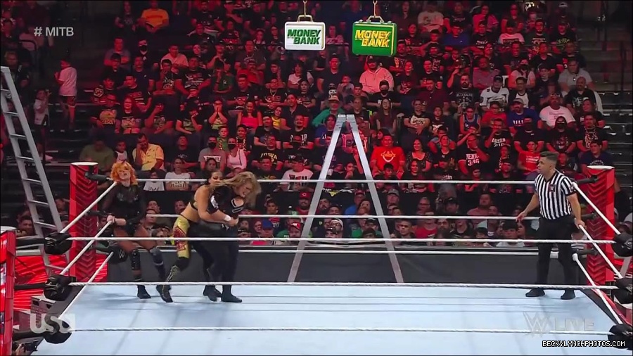 WWE_RAW_27th_June_2022_720p_WEBRip_h264_mp4_007302815.jpg