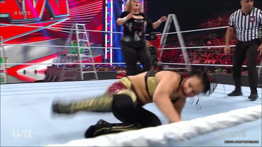 WWE_RAW_27th_June_2022_720p_WEBRip_h264_mp4_007308020.jpg