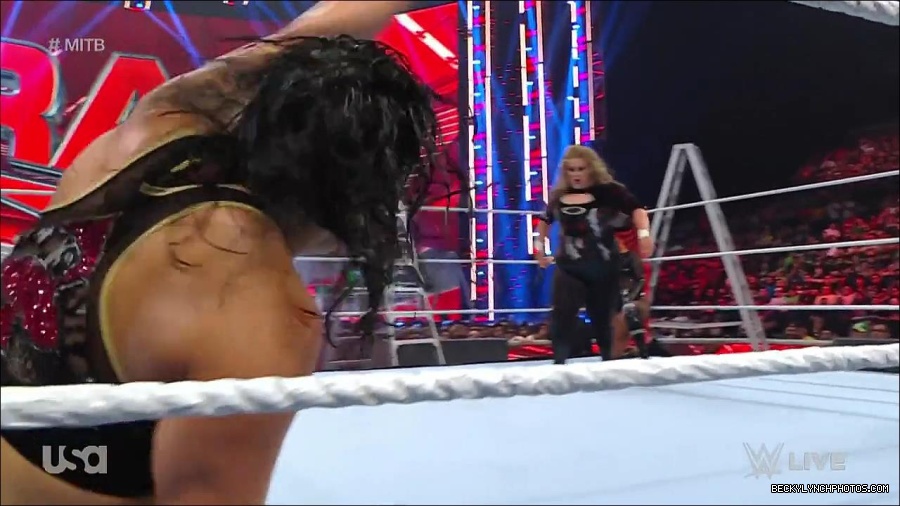 WWE_RAW_27th_June_2022_720p_WEBRip_h264_mp4_007309221.jpg