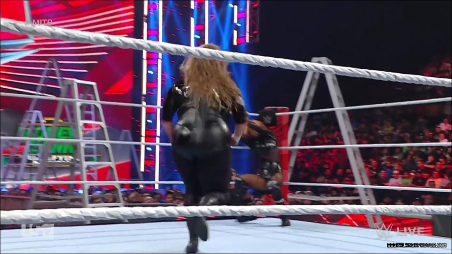 WWE_RAW_27th_June_2022_720p_WEBRip_h264_mp4_007316028.jpg