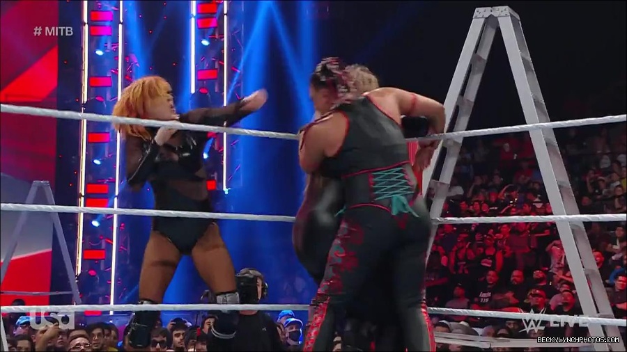WWE_RAW_27th_June_2022_720p_WEBRip_h264_mp4_007320833.jpg