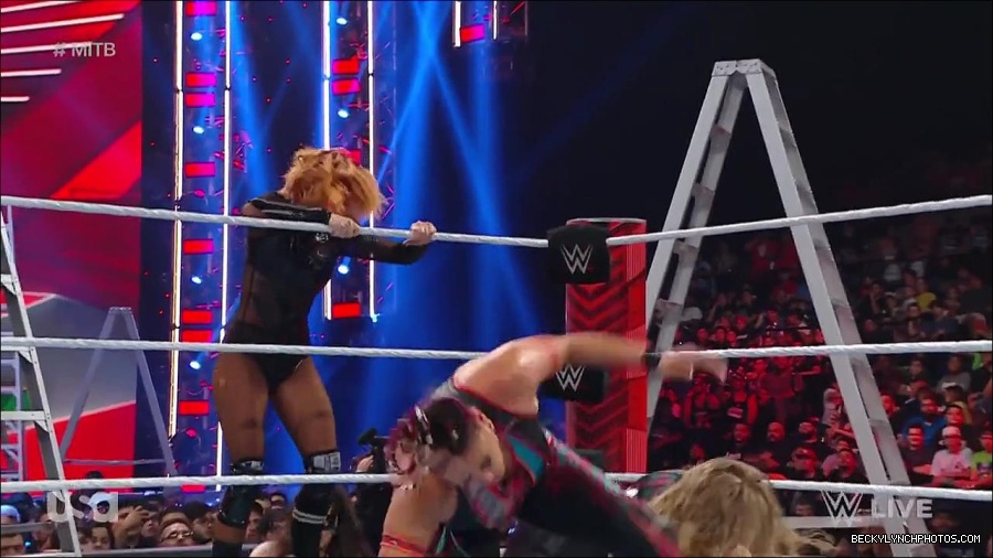 WWE_RAW_27th_June_2022_720p_WEBRip_h264_mp4_007322434.jpg