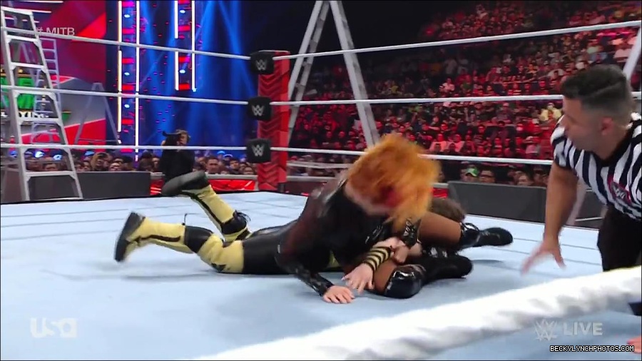 WWE_RAW_27th_June_2022_720p_WEBRip_h264_mp4_007344039.jpg