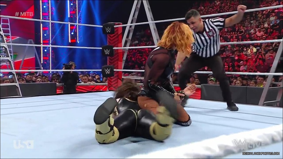 WWE_RAW_27th_June_2022_720p_WEBRip_h264_mp4_007347242.jpg