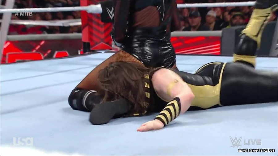 WWE_RAW_27th_June_2022_720p_WEBRip_h264_mp4_007348444.jpg