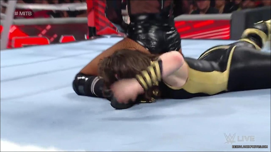 WWE_RAW_27th_June_2022_720p_WEBRip_h264_mp4_007349244.jpg