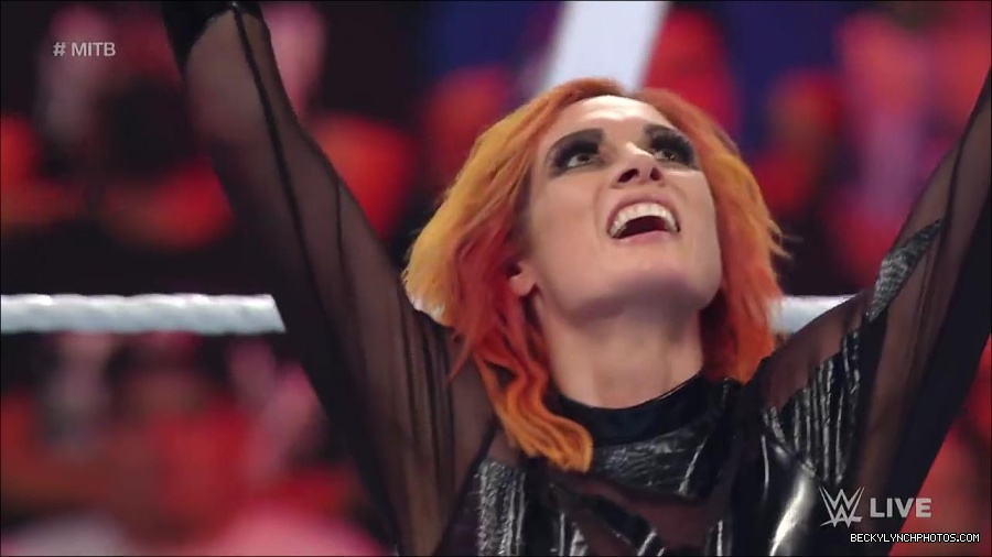 WWE_RAW_27th_June_2022_720p_WEBRip_h264_mp4_007356051.jpg