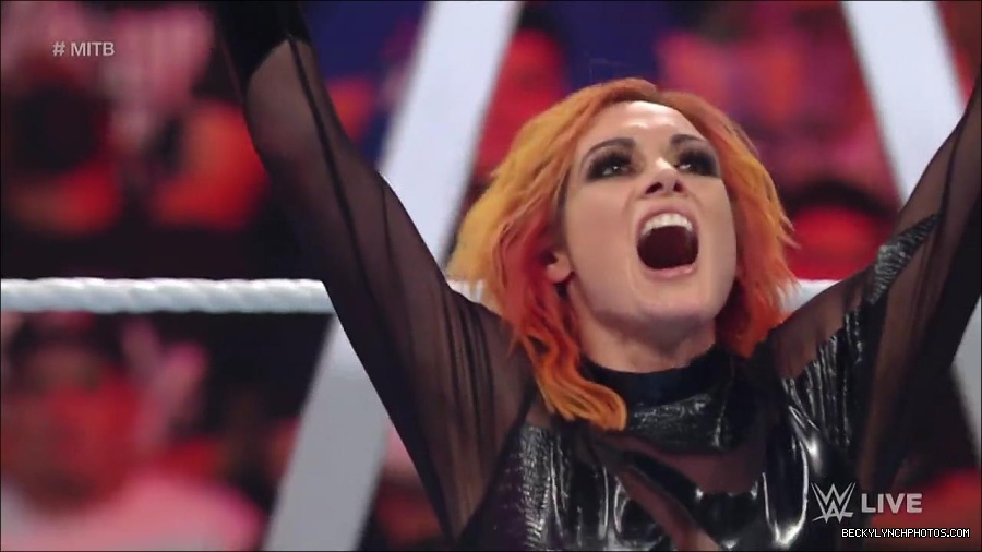 WWE_RAW_27th_June_2022_720p_WEBRip_h264_mp4_007356452.jpg