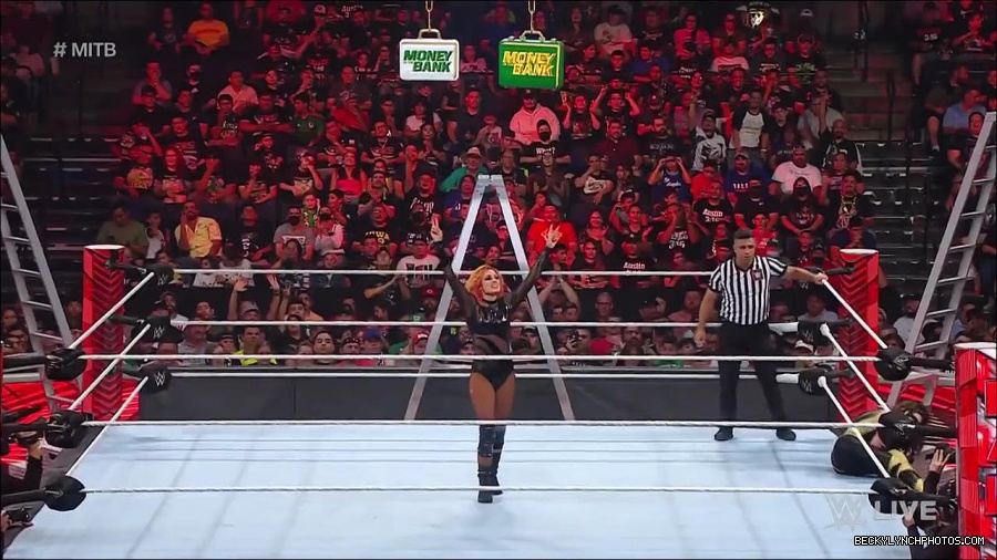 WWE_RAW_27th_June_2022_720p_WEBRip_h264_mp4_007357252.jpg