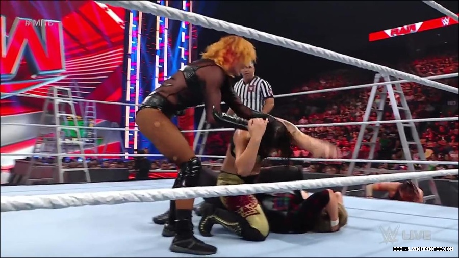 WWE_RAW_27th_June_2022_720p_WEBRip_h264_mp4_007363658.jpg