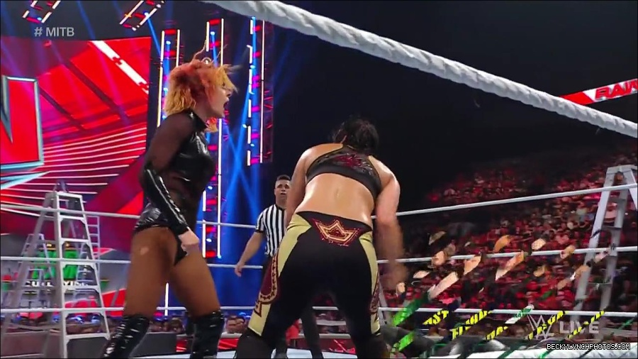 WWE_RAW_27th_June_2022_720p_WEBRip_h264_mp4_007366061.jpg