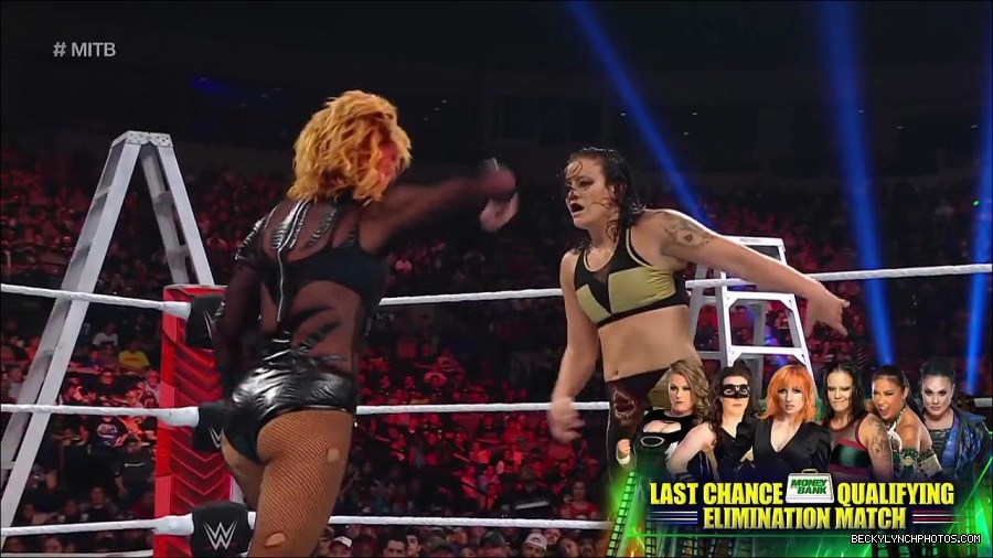 WWE_RAW_27th_June_2022_720p_WEBRip_h264_mp4_007368463.jpg