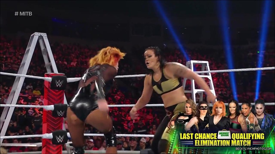 WWE_RAW_27th_June_2022_720p_WEBRip_h264_mp4_007368863.jpg