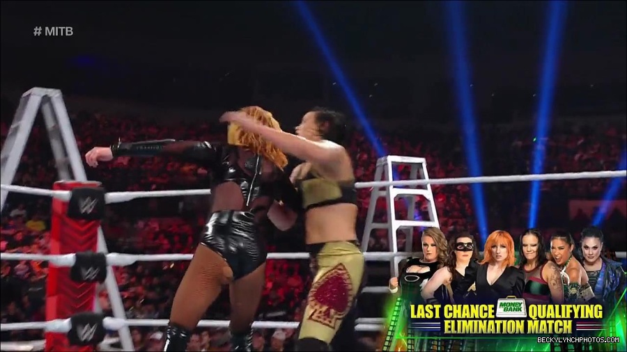 WWE_RAW_27th_June_2022_720p_WEBRip_h264_mp4_007369264.jpg