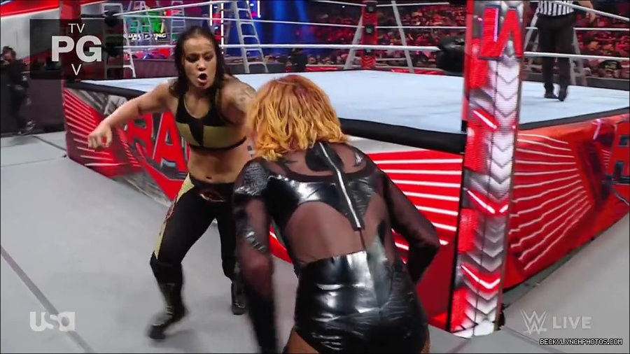 WWE_RAW_27th_June_2022_720p_WEBRip_h264_mp4_007384079.jpg