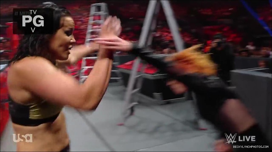 WWE_RAW_27th_June_2022_720p_WEBRip_h264_mp4_007388483.jpg