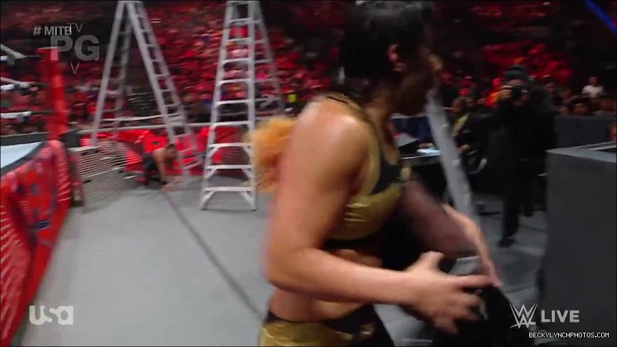 WWE_RAW_27th_June_2022_720p_WEBRip_h264_mp4_007388883.jpg