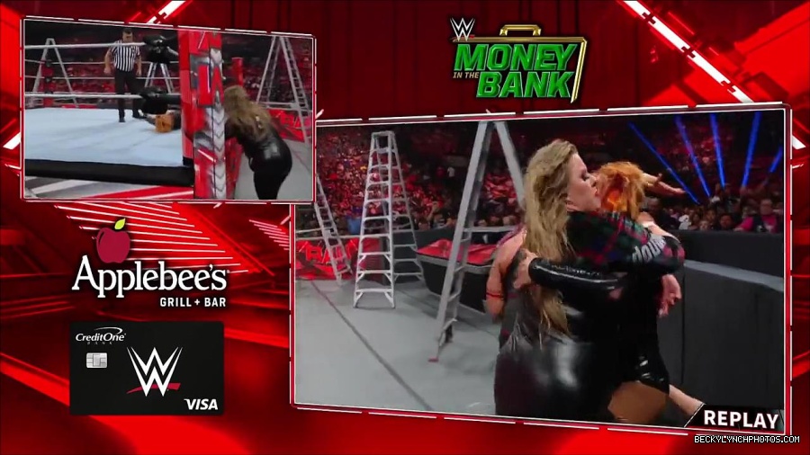 WWE_RAW_27th_June_2022_720p_WEBRip_h264_mp4_007410905.jpg