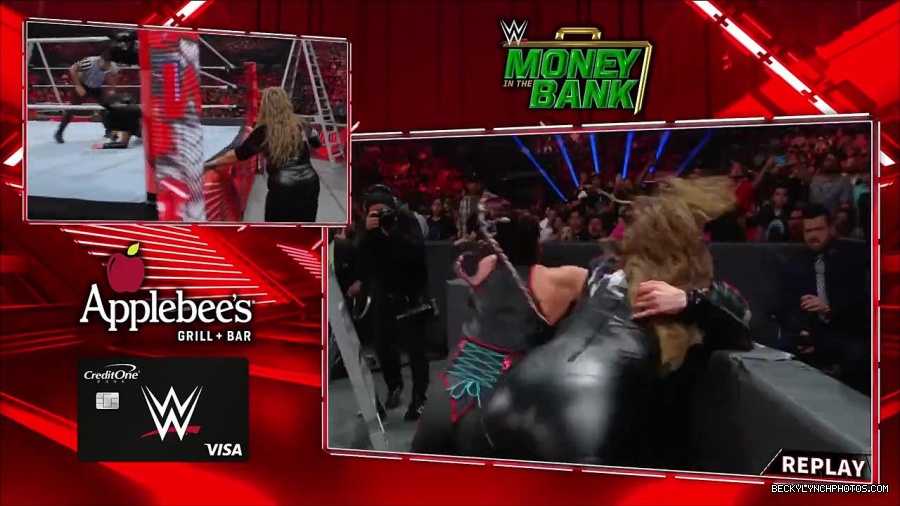 WWE_RAW_27th_June_2022_720p_WEBRip_h264_mp4_007411306.jpg