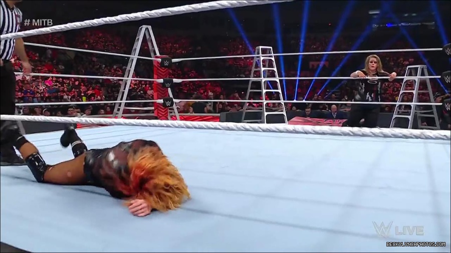 WWE_RAW_27th_June_2022_720p_WEBRip_h264_mp4_007415710.jpg