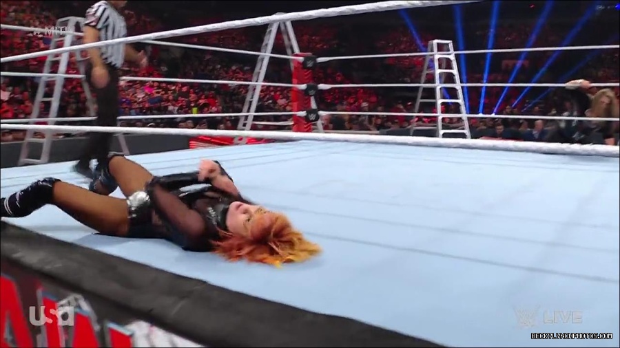 WWE_RAW_27th_June_2022_720p_WEBRip_h264_mp4_007416511.jpg
