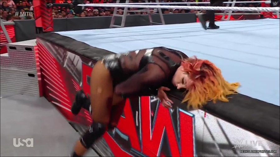 WWE_RAW_27th_June_2022_720p_WEBRip_h264_mp4_007417712.jpg