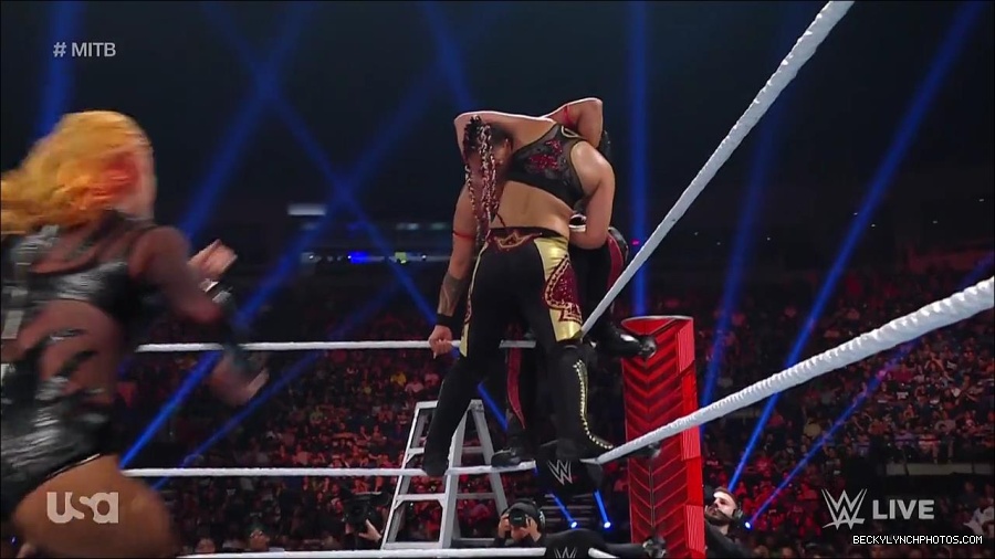WWE_RAW_27th_June_2022_720p_WEBRip_h264_mp4_007457852.jpg