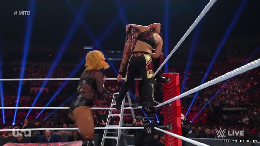 WWE_RAW_27th_June_2022_720p_WEBRip_h264_mp4_007458253.jpg