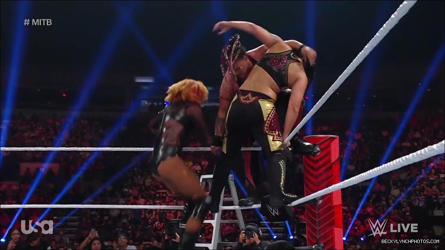 WWE_RAW_27th_June_2022_720p_WEBRip_h264_mp4_007460255.jpg