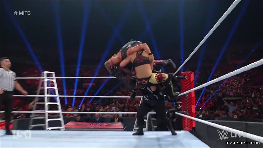 WWE_RAW_27th_June_2022_720p_WEBRip_h264_mp4_007470265.jpg