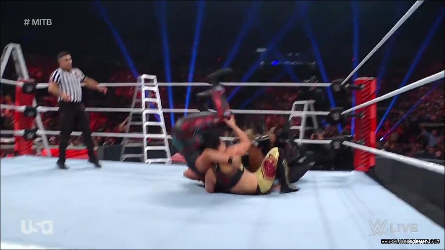 WWE_RAW_27th_June_2022_720p_WEBRip_h264_mp4_007470665.jpg