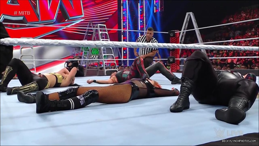 WWE_RAW_27th_June_2022_720p_WEBRip_h264_mp4_007479874.jpg