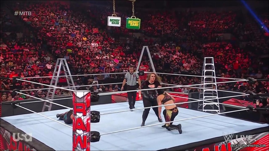 WWE_RAW_27th_June_2022_720p_WEBRip_h264_mp4_007502297.jpg