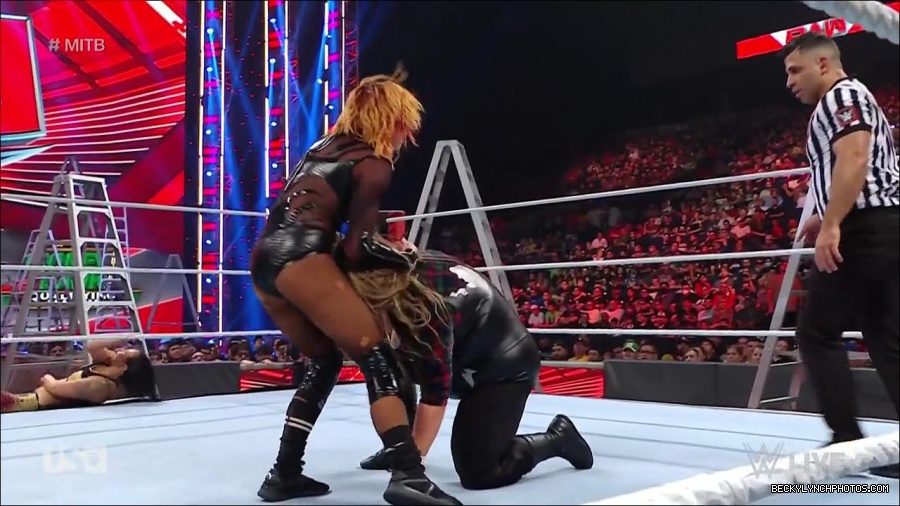WWE_RAW_27th_June_2022_720p_WEBRip_h264_mp4_007539934.jpg