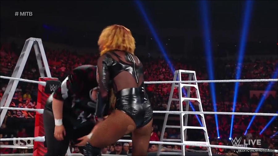 WWE_RAW_27th_June_2022_720p_WEBRip_h264_mp4_007541536.jpg