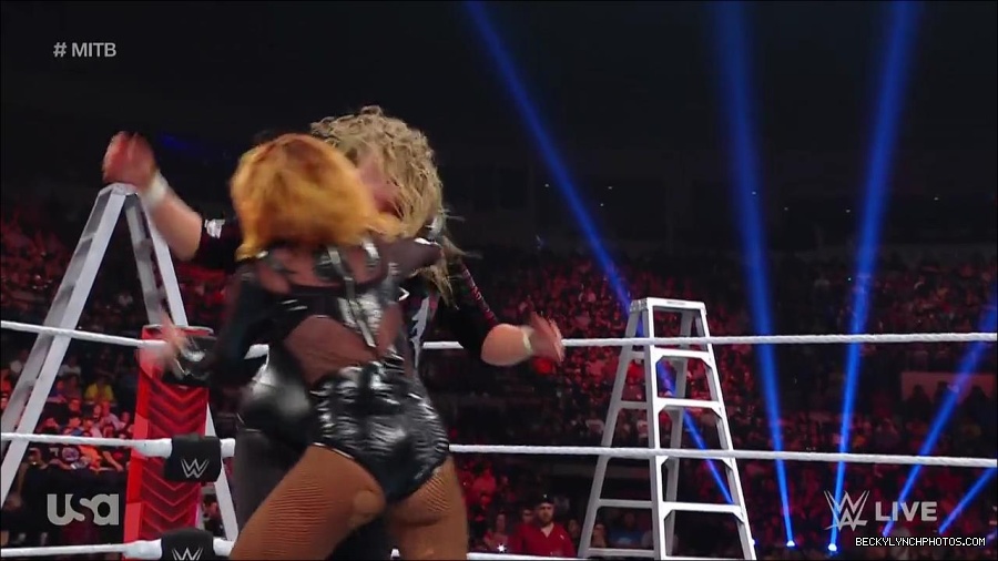 WWE_RAW_27th_June_2022_720p_WEBRip_h264_mp4_007541936.jpg