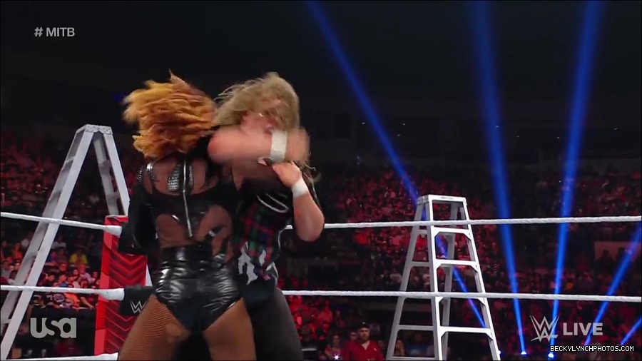 WWE_RAW_27th_June_2022_720p_WEBRip_h264_mp4_007542337.jpg