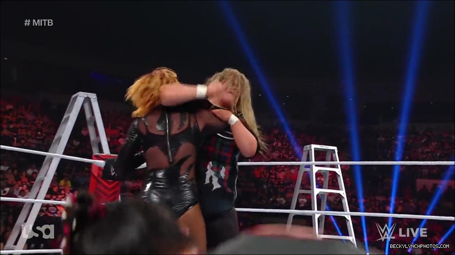 WWE_RAW_27th_June_2022_720p_WEBRip_h264_mp4_007543538.jpg