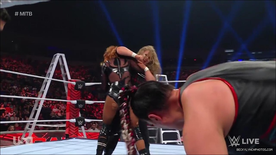 WWE_RAW_27th_June_2022_720p_WEBRip_h264_mp4_007544739.jpg
