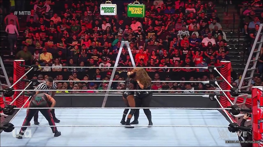 WWE_RAW_27th_June_2022_720p_WEBRip_h264_mp4_007545540.jpg