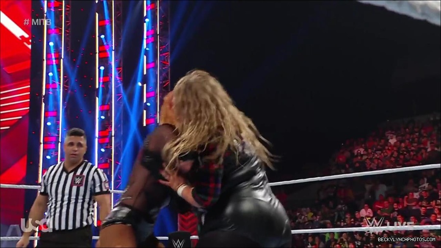WWE_RAW_27th_June_2022_720p_WEBRip_h264_mp4_007546341.jpg
