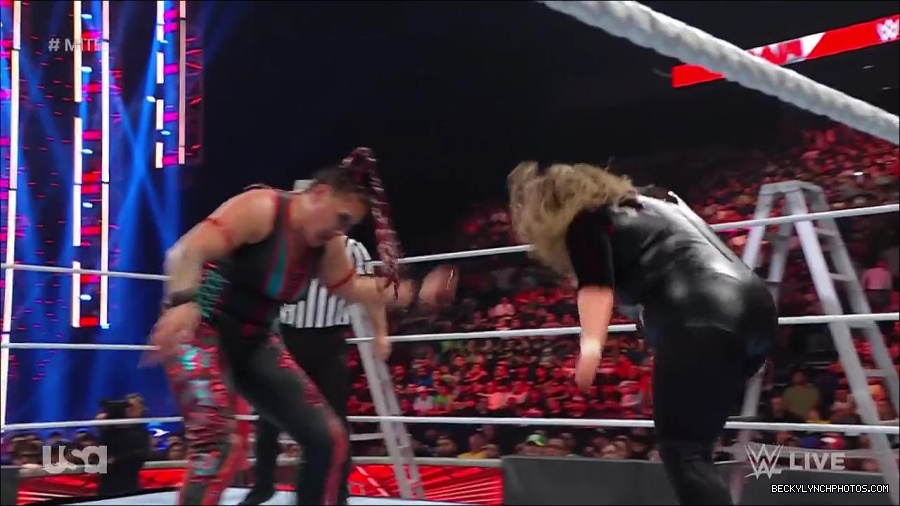 WWE_RAW_27th_June_2022_720p_WEBRip_h264_mp4_007550745.jpg