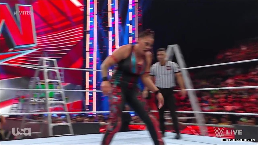 WWE_RAW_27th_June_2022_720p_WEBRip_h264_mp4_007551546.jpg